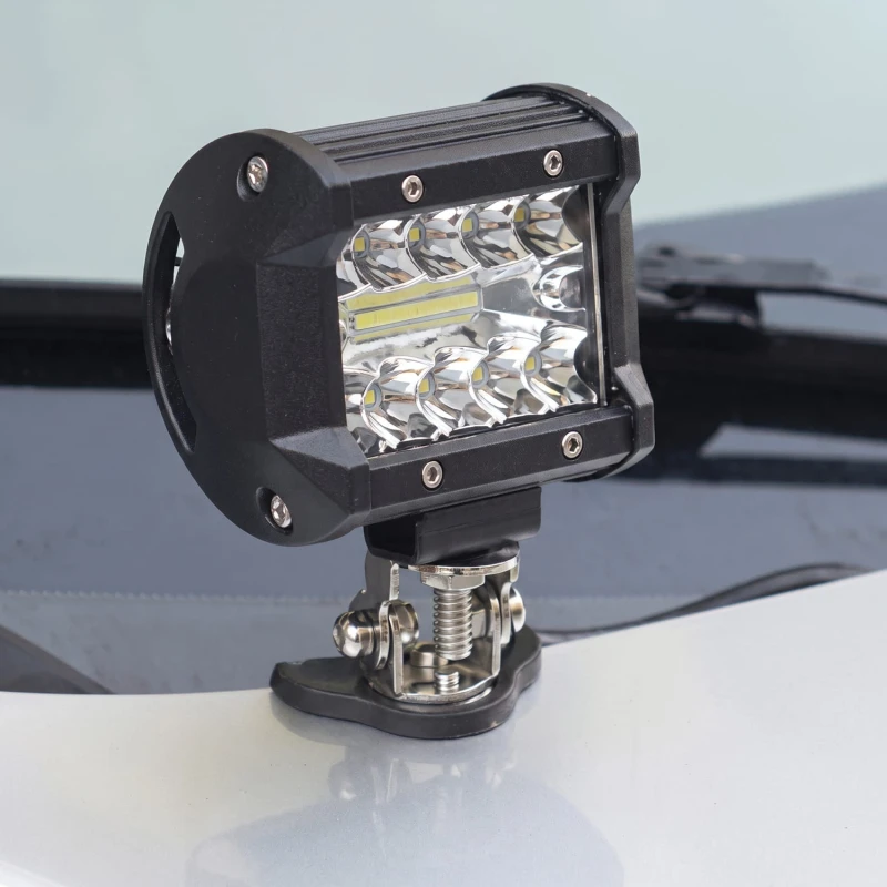 Zamontowany uchwyt lampy roboczej LED bez wiercenia Sparky 360.jpg