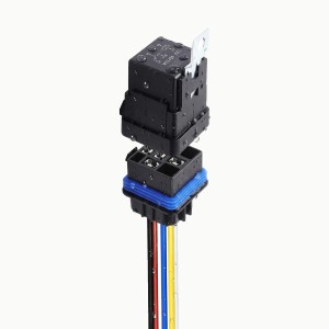 Sparky Przekaźnik samochodowy WODOSZCZELNY IP 12V 40/30A + gniazdo obudowa.jpg