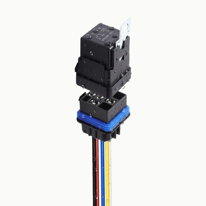 Sparky Przekaźnik samochodowy WODOSZCZELNY IP 12V 40/30A + gniazdo obudowa.jpg